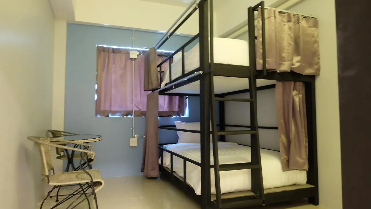 Airport Hostel Phuket Nai Yang 2*,